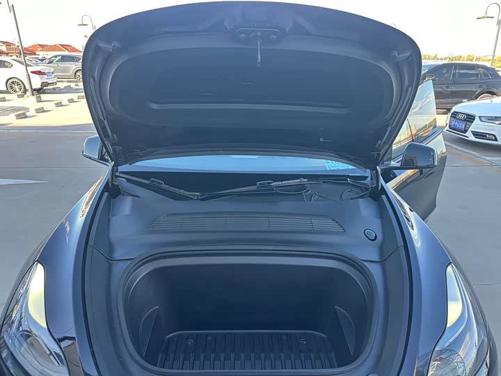 Фото 20 - Tesla Model Y