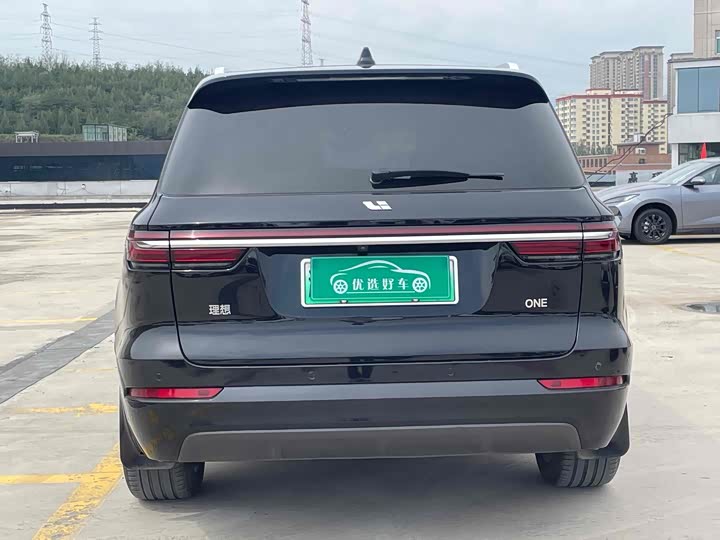 Фото 8 - LiXiang One