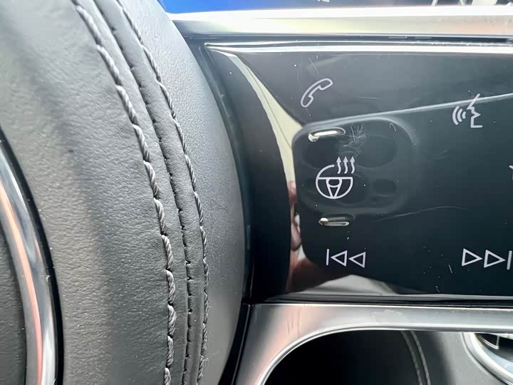 Фото 14 - Hongqi H9