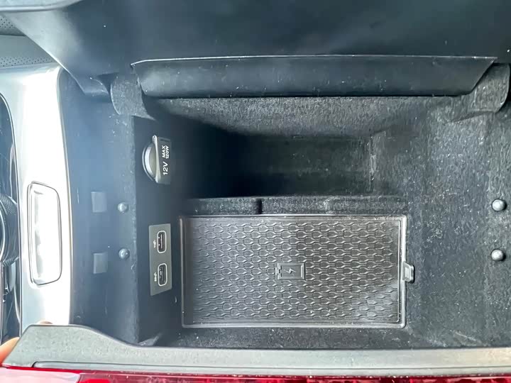 Фото 18 - Hongqi H9