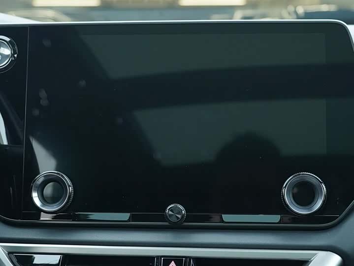 Фото 19 - Lexus RX