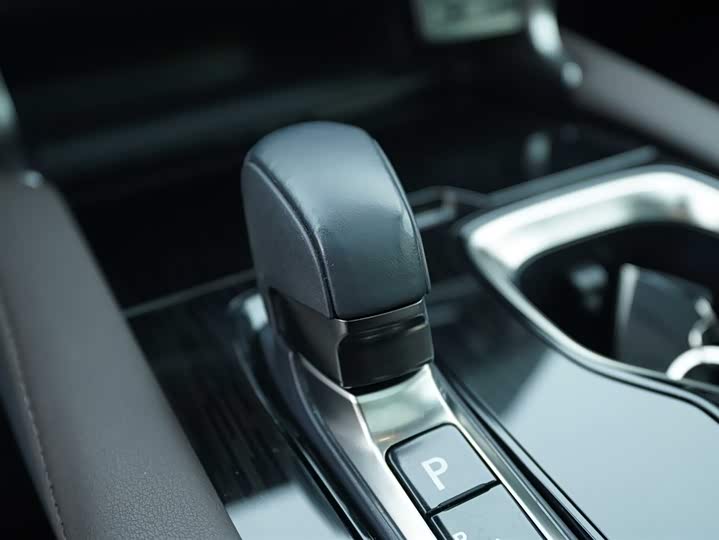 Фото 9 - Lexus RX