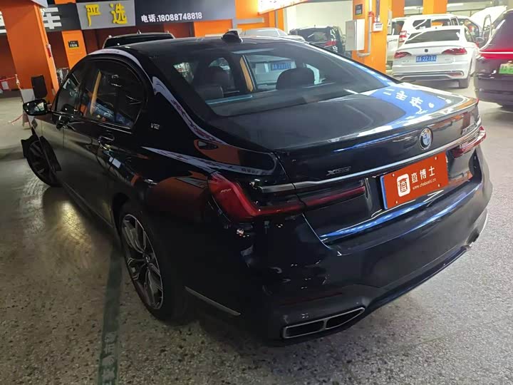 Фото 6 - BMW 7 Series