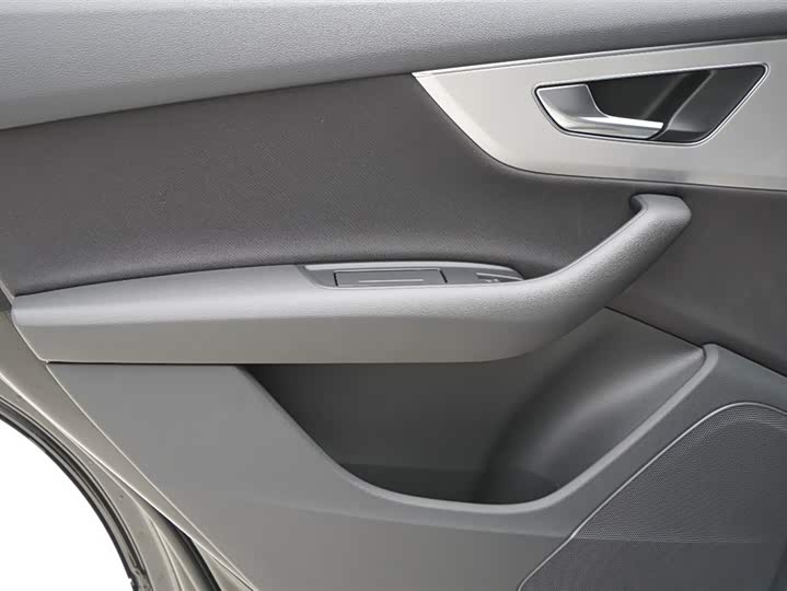 Фото 14 - Audi Q7