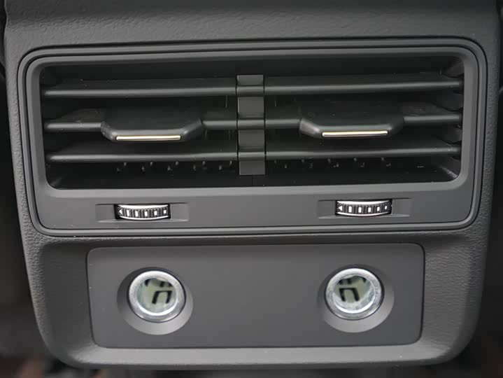 Фото 15 - Audi Q7