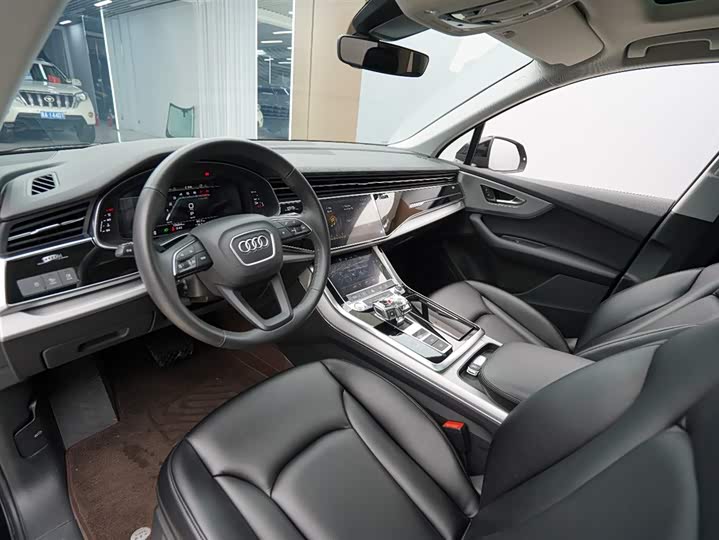 Фото 3 - Audi Q7