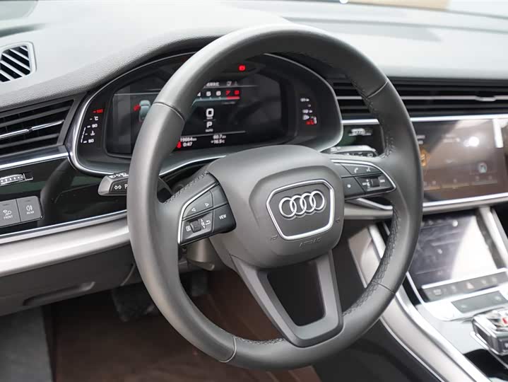 Фото 7 - Audi Q7