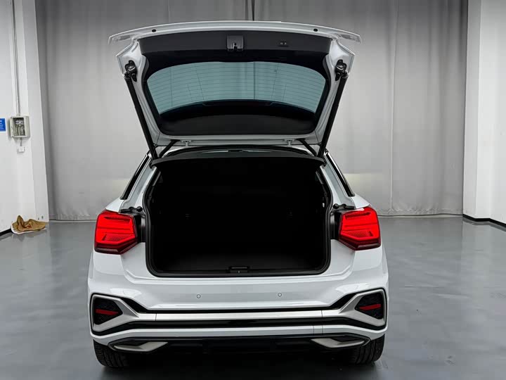 Фото 12 - Audi Q2L