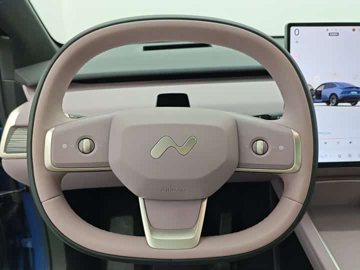 Фото 10 - Nio Onvo L60