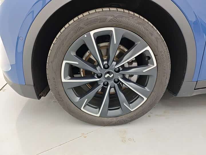 Фото 15 - Nio Onvo L60