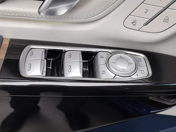 Фото 9 - Buick GL8 Century