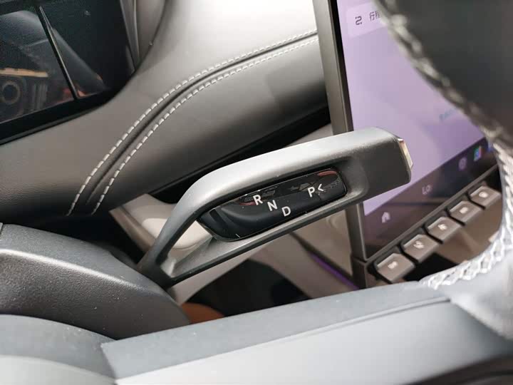 Фото 14 - Xiaomi SU7