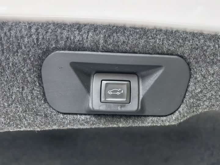 Фото 13 - Cadillac CT6