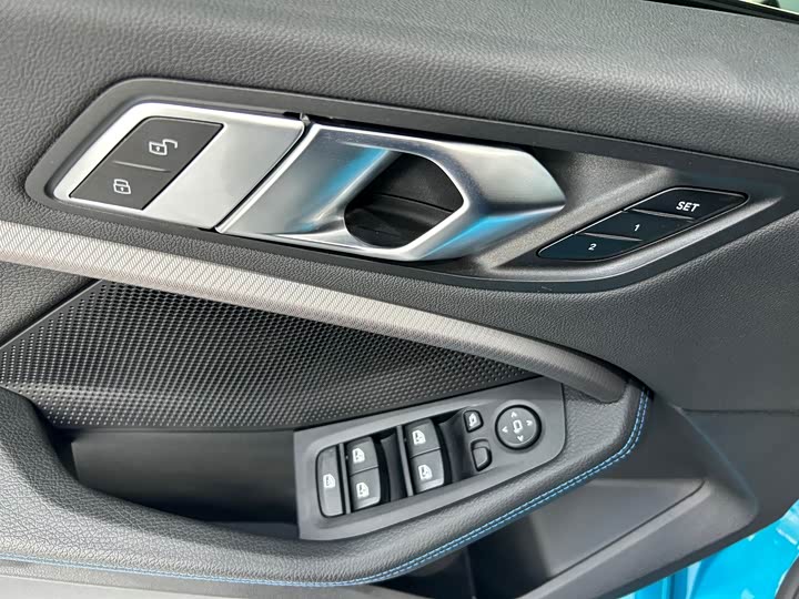 Фото 17 - BMW 2 Series