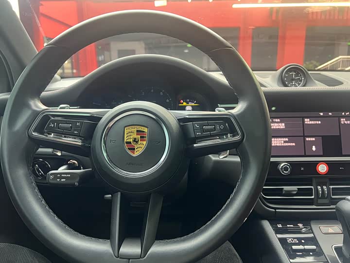 Фото 10 - Porsche Macan