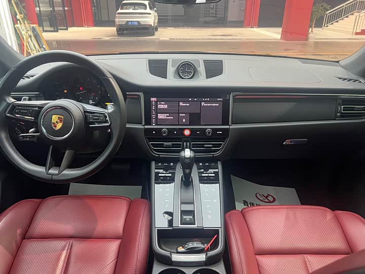 Фото 11 - Porsche Macan