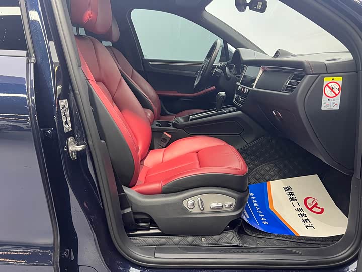 Фото 14 - Porsche Macan