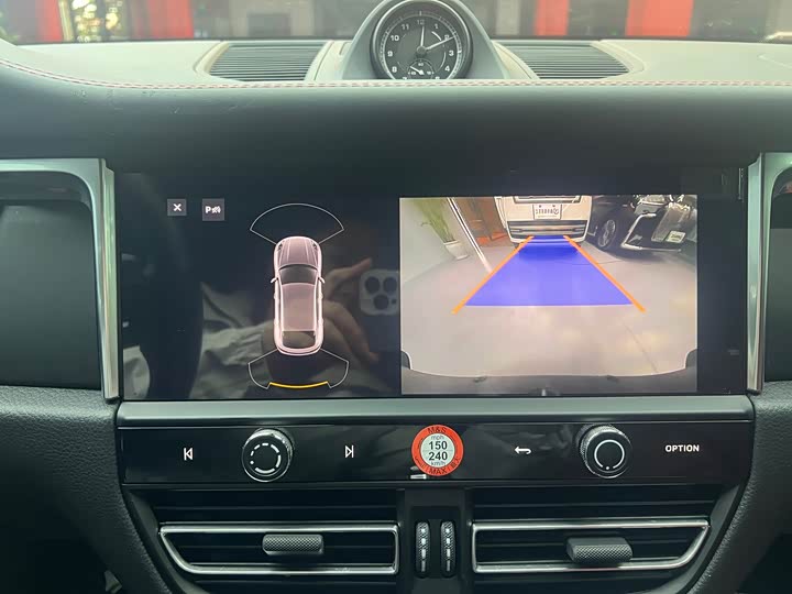 Фото 8 - Porsche Macan