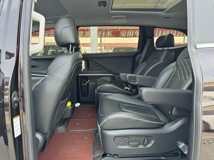 Фото 4 - Hyundai Custo