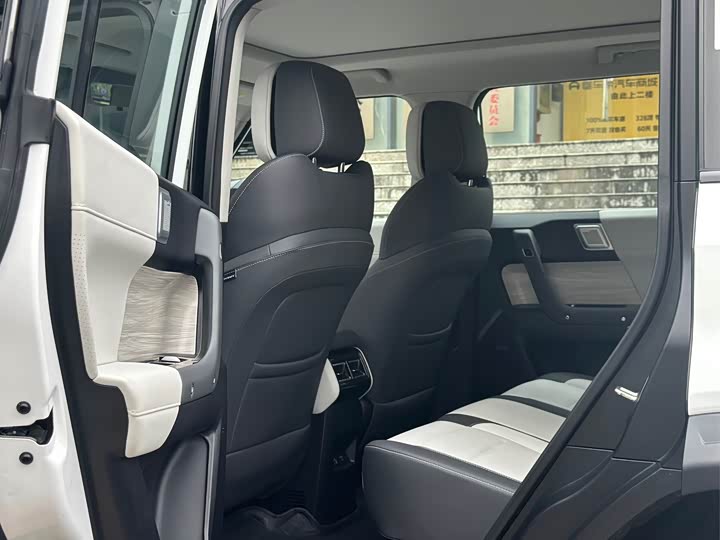 Фото 11 - Chery iCar 03