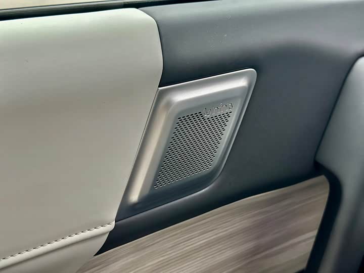 Фото 18 - Chery iCar 03