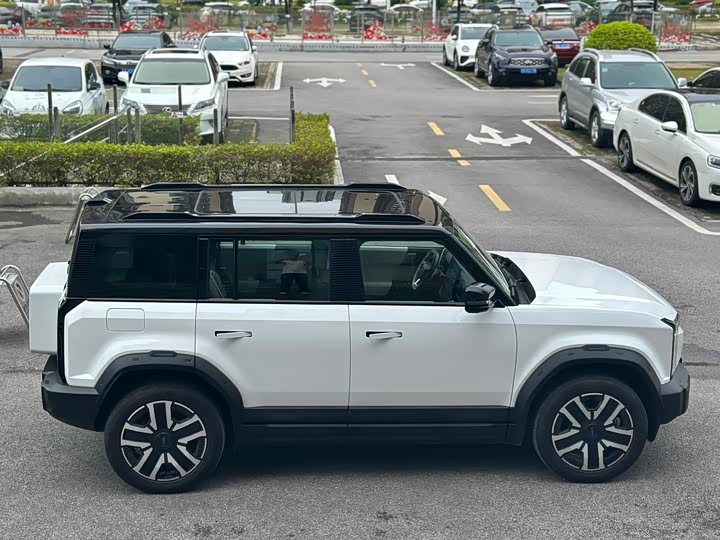 Фото 7 - Chery iCar 03