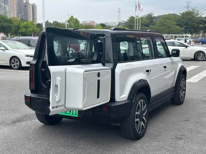 Фото 8 - Chery iCar 03