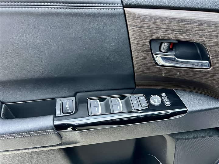 Фото 21 - Honda Odyssey