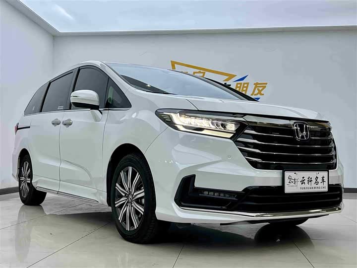 Фото 3 - Honda Odyssey