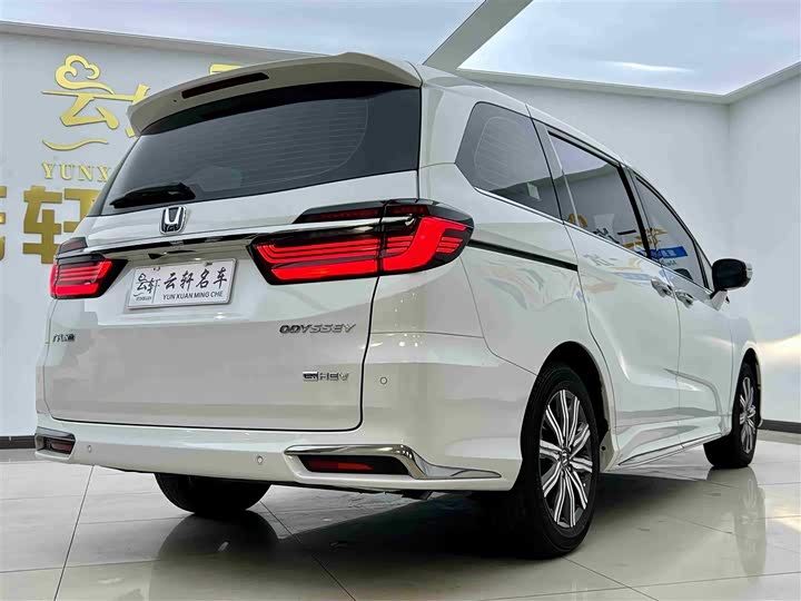 Фото 6 - Honda Odyssey