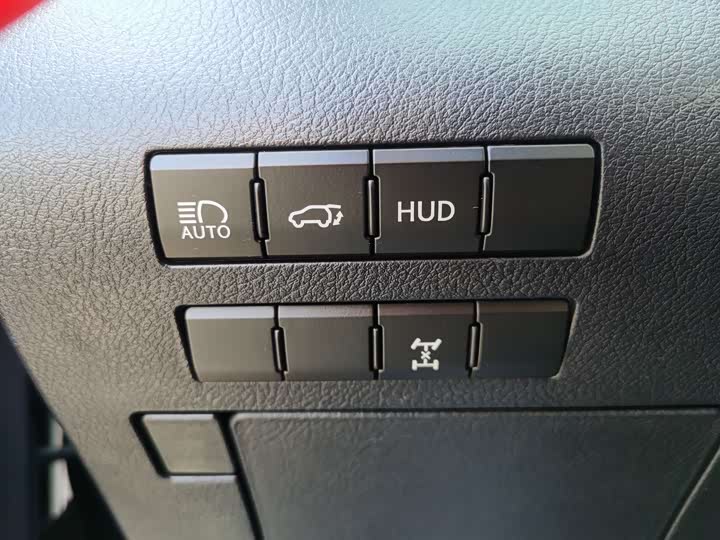 Фото 19 - Lexus RX