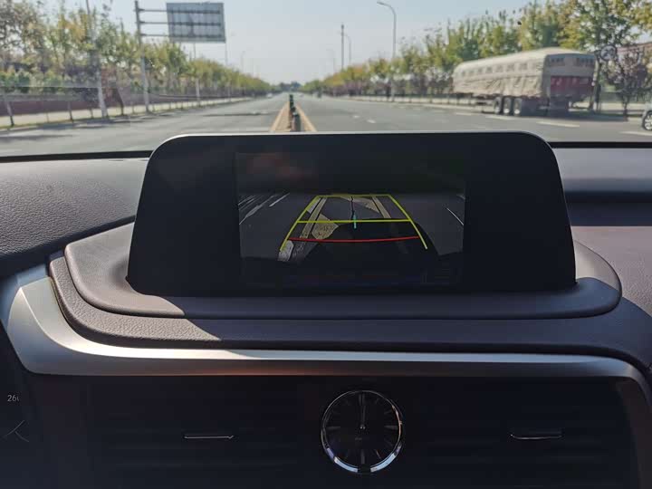 Фото 22 - Lexus RX