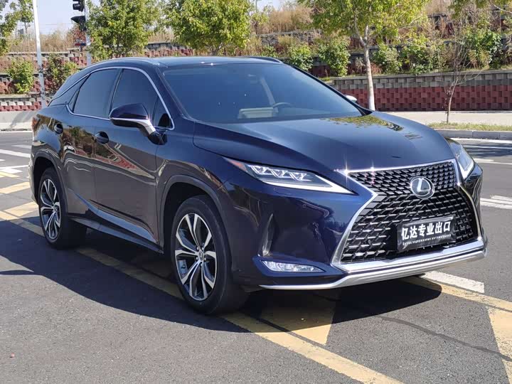 Фото 3 - Lexus RX