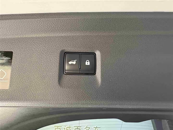 Фото 18 - Nissan Pathfinder