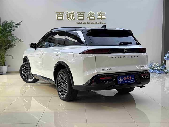 Фото 5 - Nissan Pathfinder