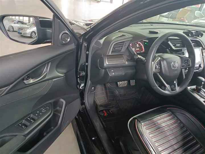 Фото 16 - Honda Civic