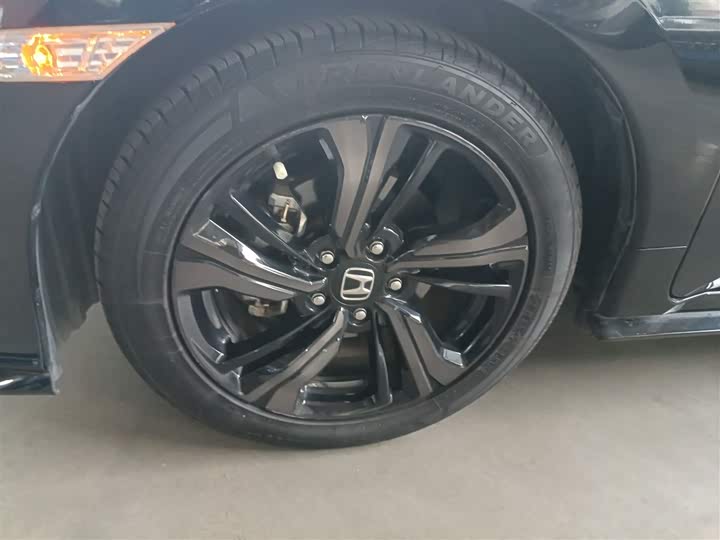 Фото 23 - Honda Civic