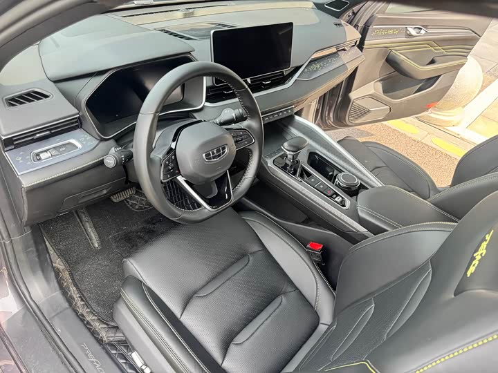 Фото 6 - Geely Preface