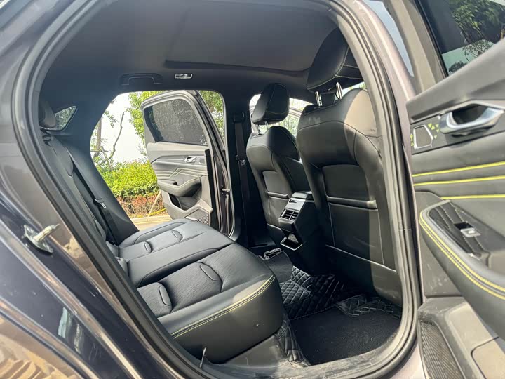 Фото 8 - Geely Preface