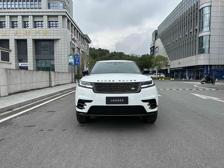 Фото 2 - Land Rover Range Rover Velar