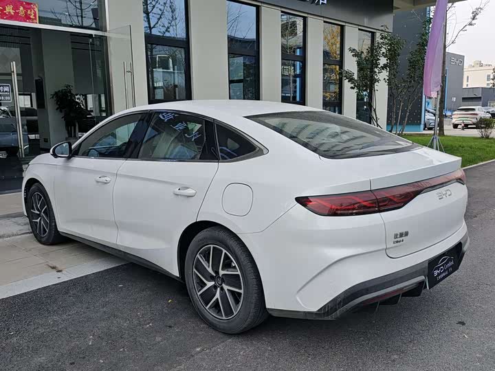 Фото 12 - BYD Qin L