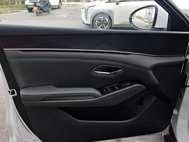 Фото 20 - BYD Qin L