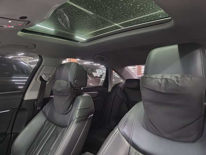 Фото 13 - Audi A6L