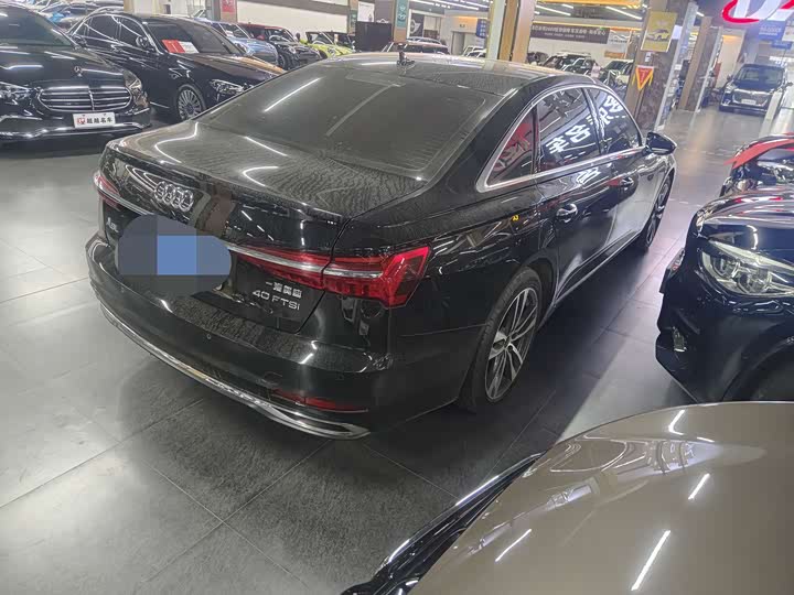 Фото 15 - Audi A6L