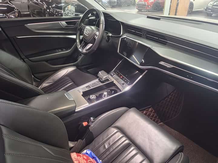 Фото 4 - Audi A6L