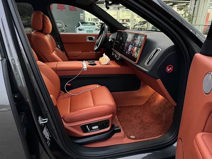 Фото 12 - LiXiang L7