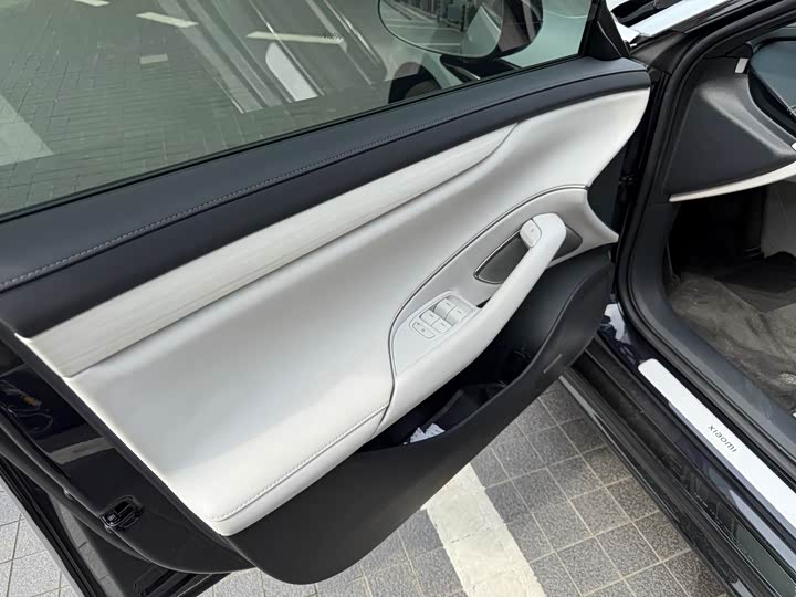 Фото 10 - Xiaomi SU7