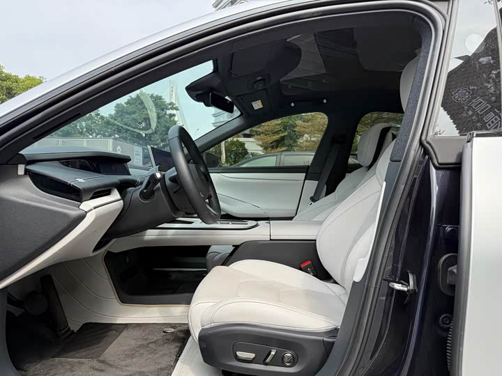 Фото 12 - Xiaomi SU7