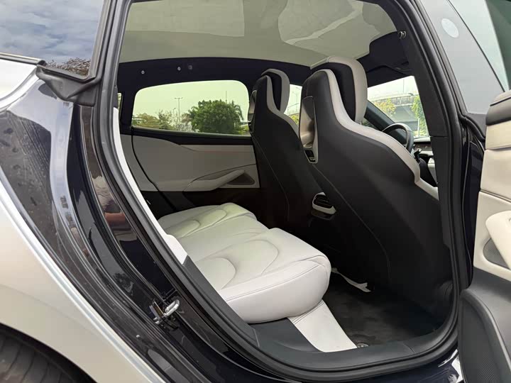 Фото 16 - Xiaomi SU7