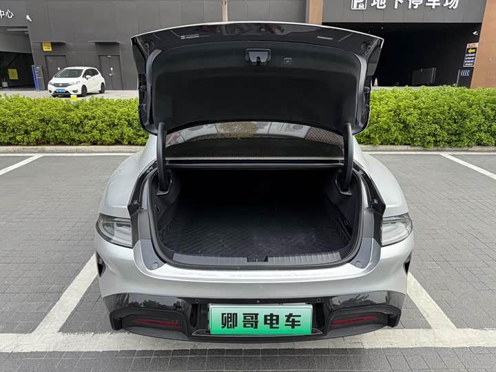 Фото 18 - Xiaomi SU7